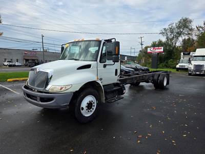 International 4300 Box Truck - 240HP, 6 Speed Automatic