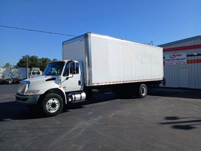 International 4300 26 ft Box Truck - 240HP, 6 Speed Automatic, Roll up Door, Liftgate
