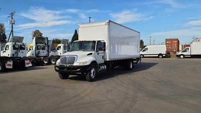 International 4300 26 ft Box Truck - 240HP, 6 Speed Automatic, Roll up Door, Liftgate