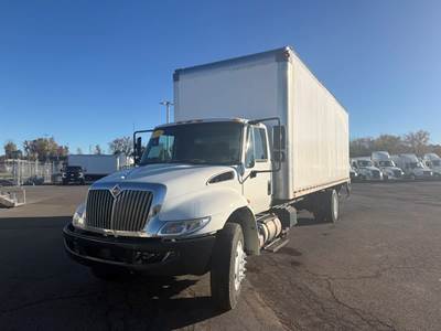 International 4300 26 ft Box Truck - 240HP, 7 Speed Automatic, Roll up Door, Liftgate