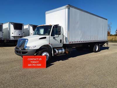 International 4300 26 ft Box Truck - 240HP, 6 Speed Automatic, Roll up Door, Liftgate