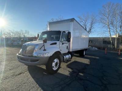 International 4300 SBA 24 ft Box Truck - 240HP, 6 Speed Automatic, Roll up Door, Liftgate