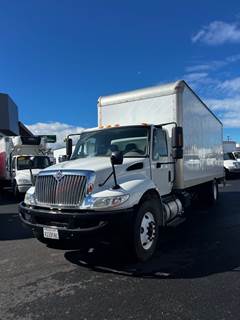 International 4300 SBA 24 ft Box Truck - 240HP, 6 Speed Automatic, Roll up Door, Liftgate
