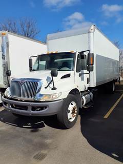 International 4300 SBA 24 ft Box Truck - 240HP, 6 Speed Automatic, Roll up Door, Liftgate