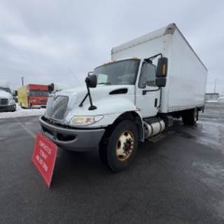 International 4300 SBA 24 ft Box Truck - 240HP, 6 Speed Automatic, Roll up Door, Liftgate