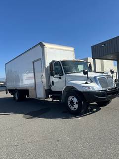 International 4300 SBA 24 ft Box Truck - 240HP, 6 Speed Automatic, Roll up Door, Liftgate