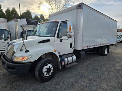 International 4300LP 22 ft Box Truck - 240HP, 5 Speed Automatic, Roll up Door, Liftgate