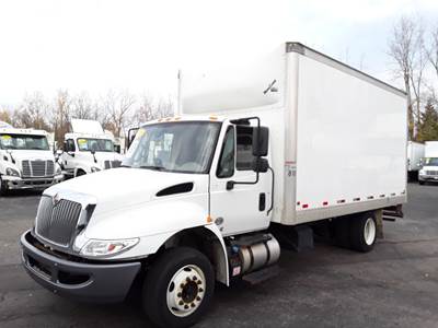 International 4300LP 16 ft Box Truck - 240HP, 6 Speed Automatic, Swing Door