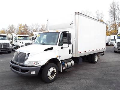International 4300LP 16 ft Box Truck - 240HP, 6 Speed Automatic, Swing Door