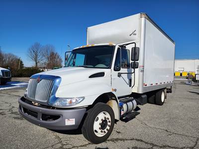 International 4300LP 16 ft Box Truck - 240HP, 6 Speed Automatic, Swing Door