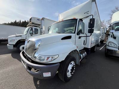 International 4300LP 16 ft Box Truck - 240HP, 6 Speed Automatic, Swing Door