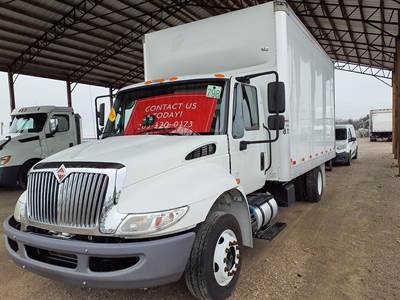 International 4300LP 16 ft Box Truck - 240HP, 6 Speed Automatic, Swing Door