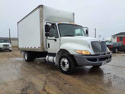International 4300LP 16 ft Box Truck - 240HP, 6 Speed Automatic, Swing Door