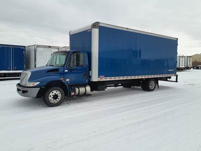 International 4300LP 24 ft Box Truck - 240HP, 5 Speed Automatic, Swing Door