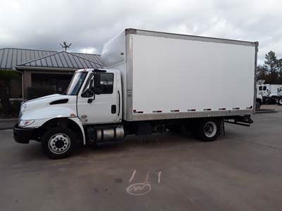 International 4300LP 16 ft Box Truck - 240HP, 6 Speed Automatic, Swing Door