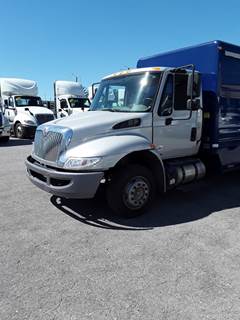 International 4300LP Box Truck - 200HP, 6 Speed Automatic