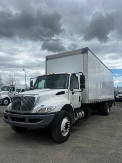 International 4300LP 26 ft Box Truck - 240HP, 6 Speed Automatic, Roll up Door, Liftgate