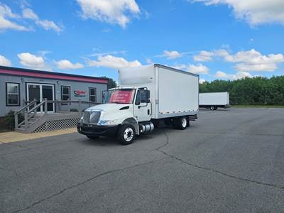 International 4300LP 16 ft Box Truck - 240HP, 6 Speed Automatic, Swing Door