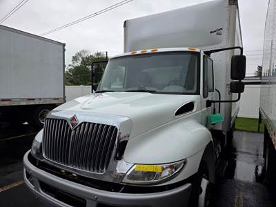 International 4300LP 16 ft Box Truck - 240HP, 6 Speed Automatic, Swing Door