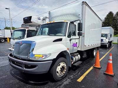International 4300LP 16 ft Box Truck - 240HP, 6 Speed Automatic, Swing Door
