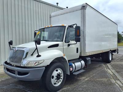 International 4300LP 24 ft Box Truck - 240HP, 6 Speed Automatic, Roll up Door, Liftgate
