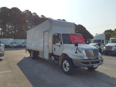 International 4300LP 24 ft Box Truck - 240HP, 6 Speed Automatic, Roll up Door, Liftgate