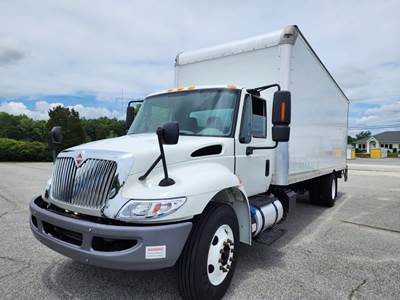 International 4300LP 24 ft Box Truck - 240HP, 6 Speed Automatic, Roll up Door, Liftgate