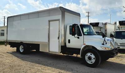 International 4300LP 24 ft Box Truck - 240HP, 6 Speed Automatic, Roll up Door, Liftgate