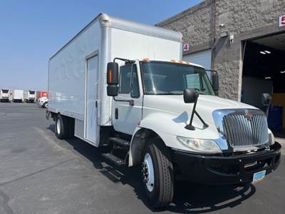 International 4300LP 24 ft Box Truck - 240HP, 6 Speed Automatic, Roll up Door, Liftgate