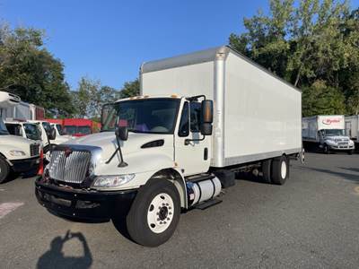International 4300LP 24 ft Box Truck - 240HP, 6 Speed Automatic, Roll up Door, Liftgate