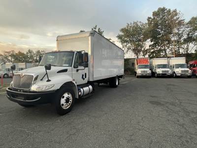 International 4300LP 24 ft Box Truck - 240HP, 6 Speed Automatic, Roll up Door, Liftgate