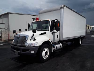 International 4300LP 24 ft Box Truck - 240HP, 6 Speed Automatic, Roll up Door, Liftgate