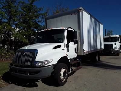 International 4300LP 20 ft Box Truck - 220HP, 6 Speed Automatic, Roll up Door