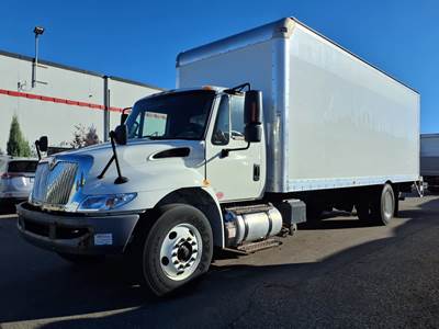International 4300LP 24 ft Box Truck - 240HP, 6 Speed Automatic, Roll up Door, Liftgate
