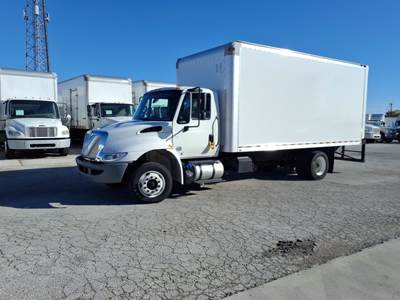 International 4300LP 18 ft Box Truck - 240HP, 6 Speed Automatic, Roll up Door