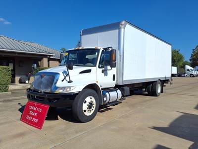International 4300LP 24 ft Box Truck - 240HP, 6 Speed Automatic, Roll up Door, Liftgate