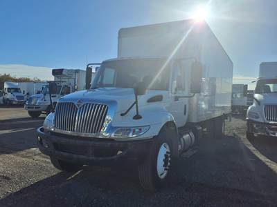 International 4300LP 24 ft Box Truck - 240HP, 6 Speed Automatic, Roll up Door, Liftgate