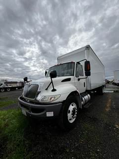 International 4300LP 24 ft Box Truck - 240HP, 6 Speed Automatic, Roll up Door, Liftgate
