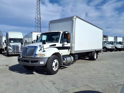 International 4300LP 24 ft Box Truck - 240HP, 6 Speed Automatic, Roll up Door, Liftgate