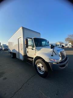International 4300LP 24 ft Box Truck - 240HP, 6 Speed Automatic, Roll up Door, Liftgate