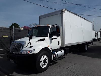 International 4300LP 24 ft Box Truck - 240HP, 6 Speed Automatic, Roll up Door, Liftgate