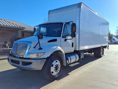 International 4300LP 24 ft Box Truck - 240HP, 6 Speed Automatic, Roll up Door, Liftgate