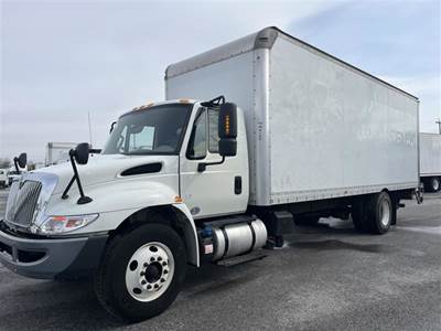 International 4300LP 24 ft Box Truck - 240HP, 6 Speed Automatic, Roll up Door, Liftgate