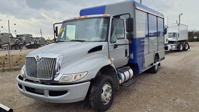 International 4300LP 12 ft Box Truck - 200HP, 6 Speed Automatic