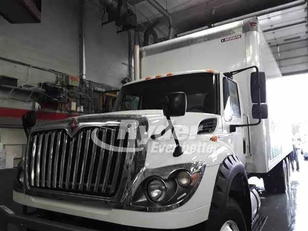 2013 International 7600 26 ft Box Truck - 330HP, 10 Speed Manual, Roll