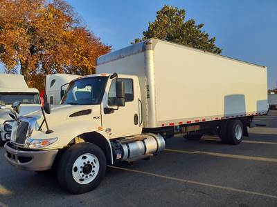 International MV607 27 ft Box Truck - 280HP, 6 Speed Automatic, Liftgate