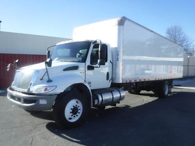 International MV607 27 ft Box Truck - 280HP, 6 Speed Automatic, Liftgate