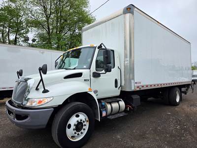 International MV607 24 ft Box Truck - 240HP, 6 Speed Automatic, Roll up Door, Liftgate
