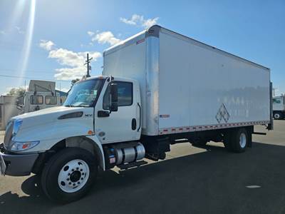 International MV607 26 ft Box Truck - 240HP, 6 Speed Automatic, Roll up Door, Liftgate