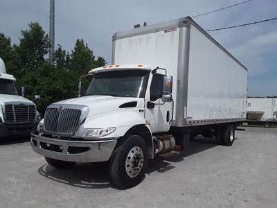 International MV607 28 ft Box Truck - 280HP, 6 Speed Automatic, Swing Door